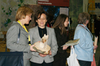 Dr. Ute Seeling im Gespräch mit Ministerin Margit Conrad